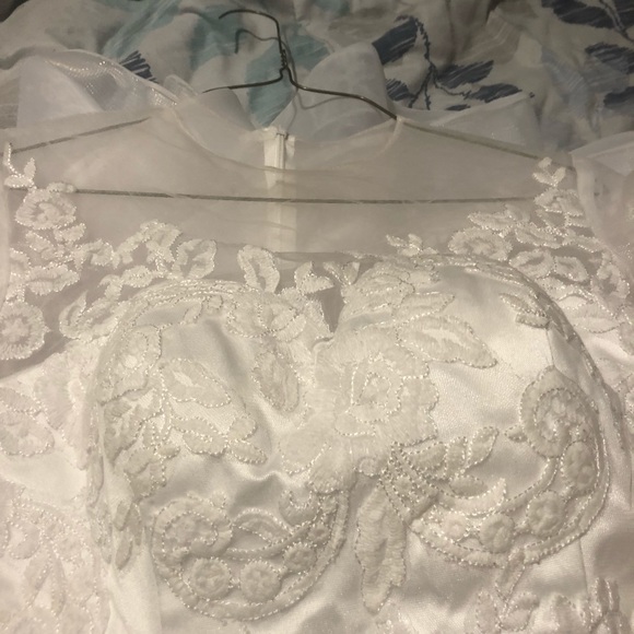 Wedding dress - Picture 7 of 8